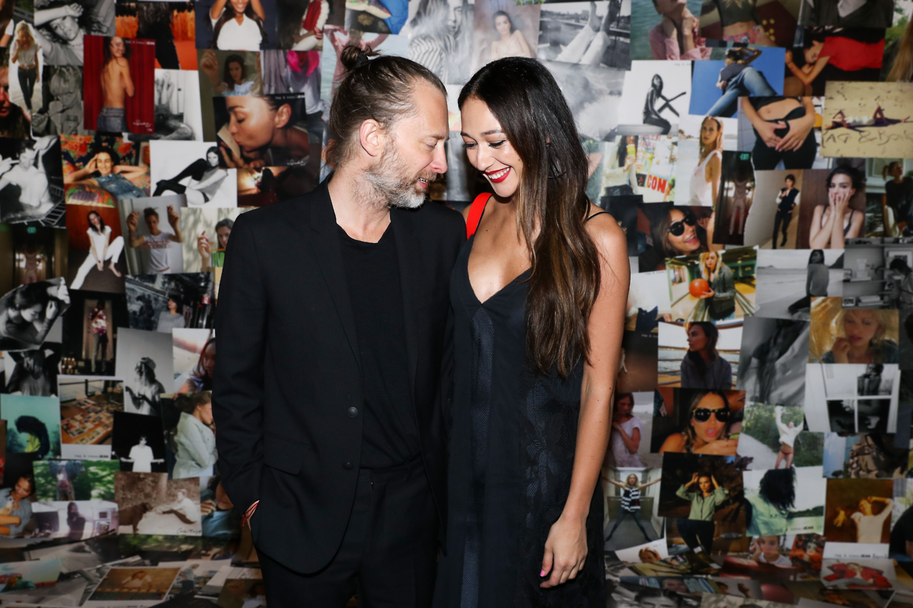 Thom Yorke e Dajana Roncione fotografati a Londra