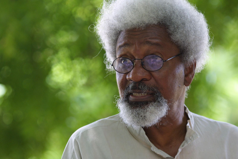 Lo scrittore nigeriano Wole Soyinka, Premio Nobel per la Letteratura