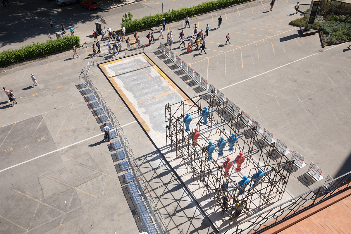 L'installazione di Cesare Inzerillo in piazza del Parlamento a Palermo