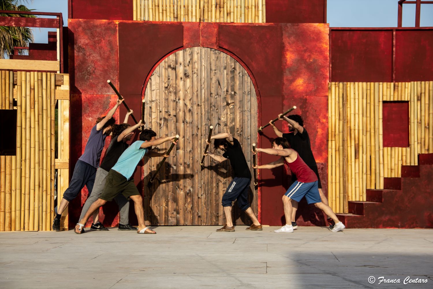 Prove di Lisistrata, gli arcieri, foto di Franca Centaro