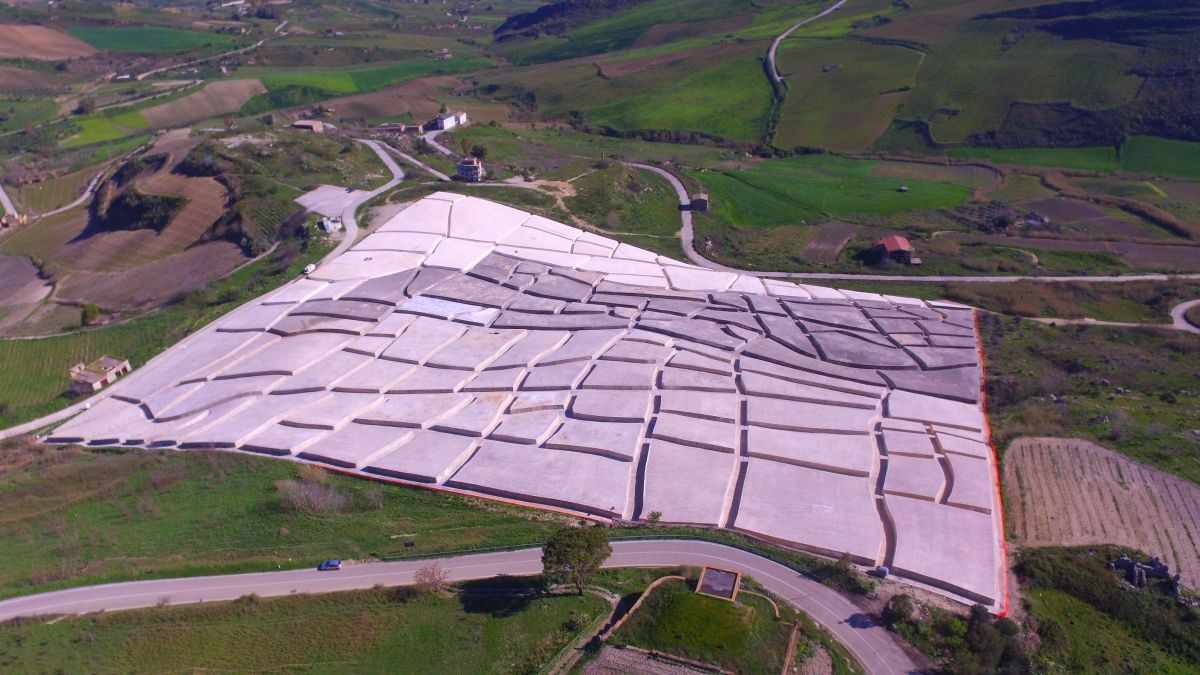 Il Cretto di Burri visto dall'alto