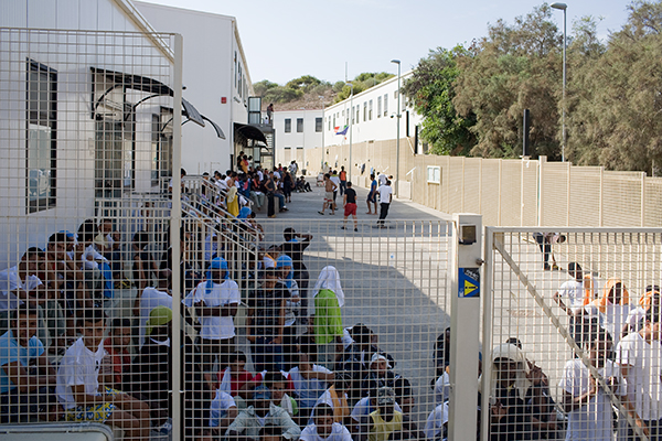 Il centro di accoglienza migranti di Lampedusa