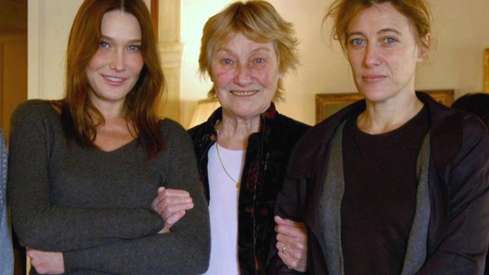 Marisa Bruni Tedeschi (al centro) con le figlie Carla e Valeria