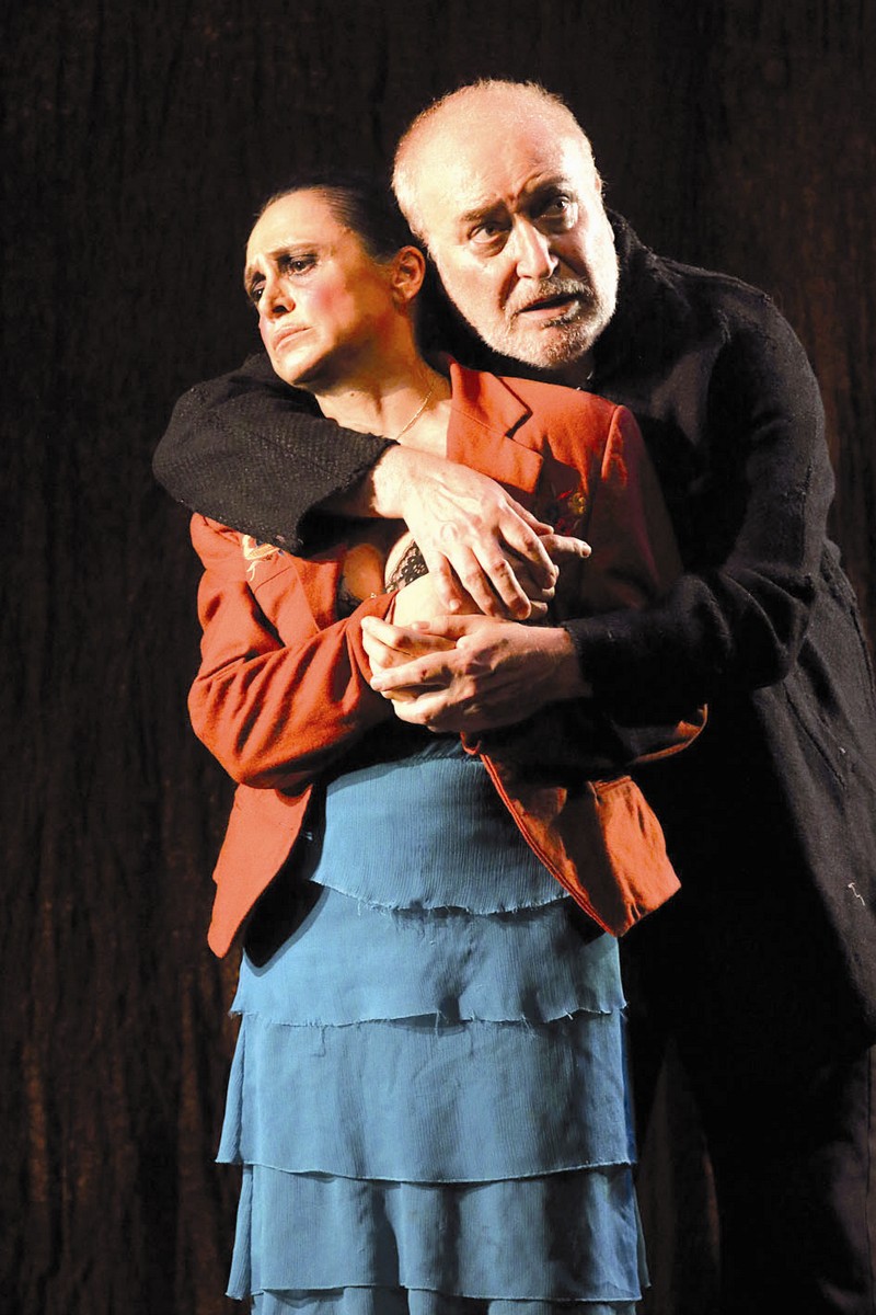Guia Jelo e Miko Magistro in scena, nella foto di Antonio Parrinello