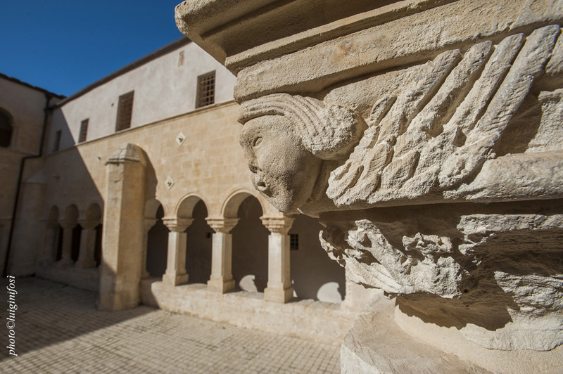 Modica, particolare del Chiostro di santa Maria del Gesù - ph Luigi Nifosì