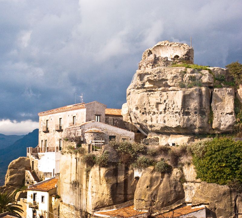 Il Castello di Lauria di Castiglione di Sicilia - ph Luca Spataro