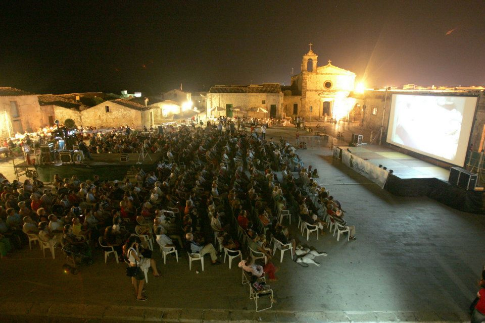 Cinema di Frontiera, piazza Regina Margherita