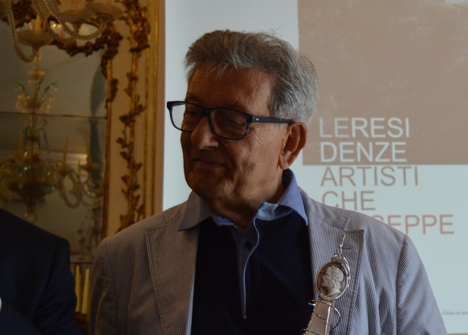 Il M° Giuseppe Leone durante la premiazione