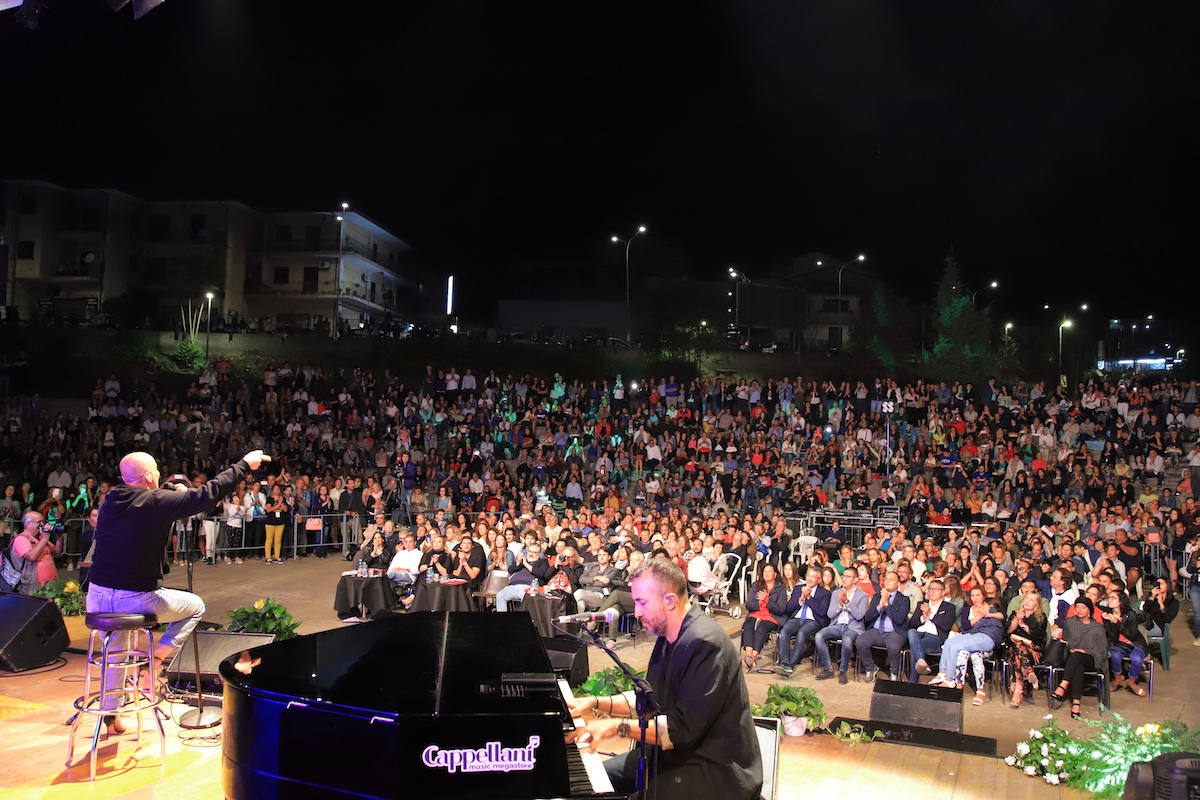 Il pubblico del Lennon Festival durante il live di Arisa - ph Francesco Mirone