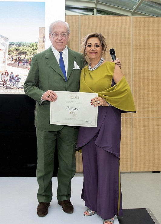 Il presidente nazionale FAI Andrea Carandini con Caterina Maugeri di Archigen