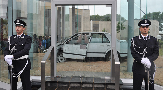 La Teca con l'auto che fu di Falcone oggi a Roma