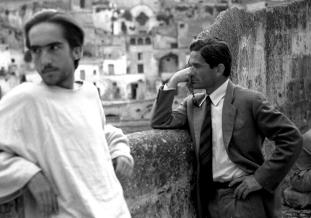 Enrique Irazoqui e Pasolini a Matera, foto di Domenico Notarangelo