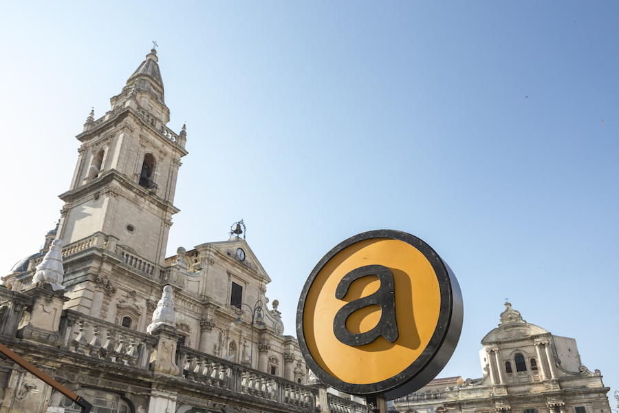 Il logo di A tutto volume campeggia a piazza San Giovanni