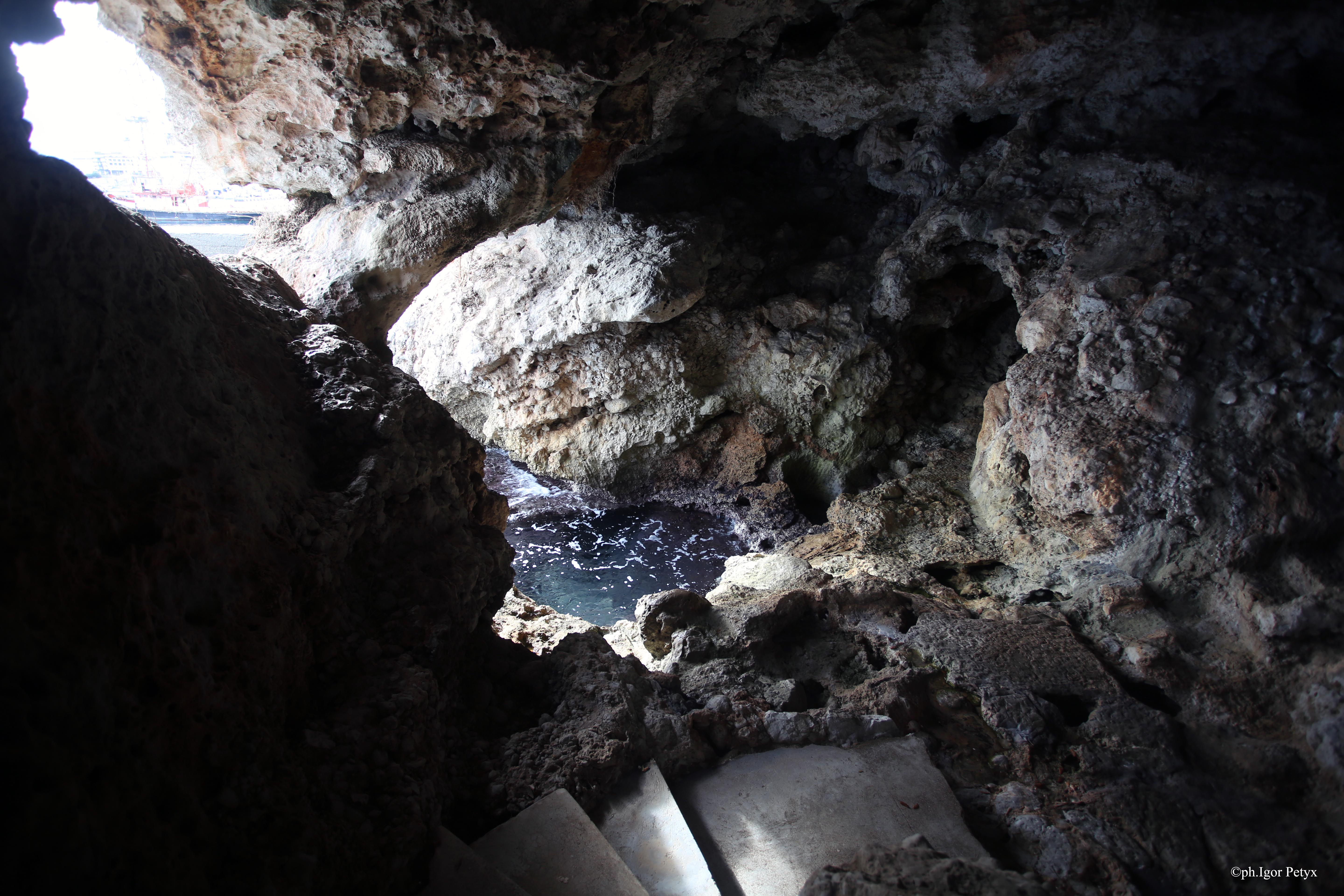 Palermo, le grotte dell'Acquasanta