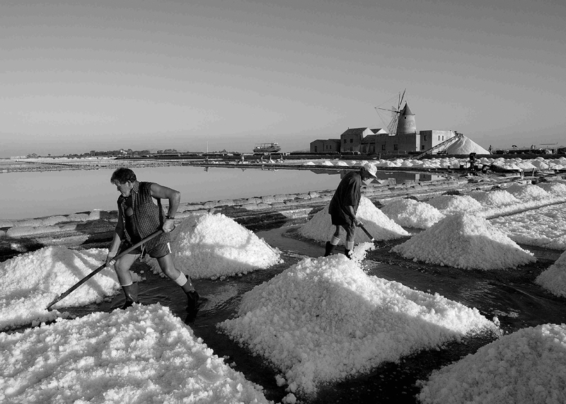 Lu sali, i salini, i salinara - mostra fotografica di Leonardo Timpone