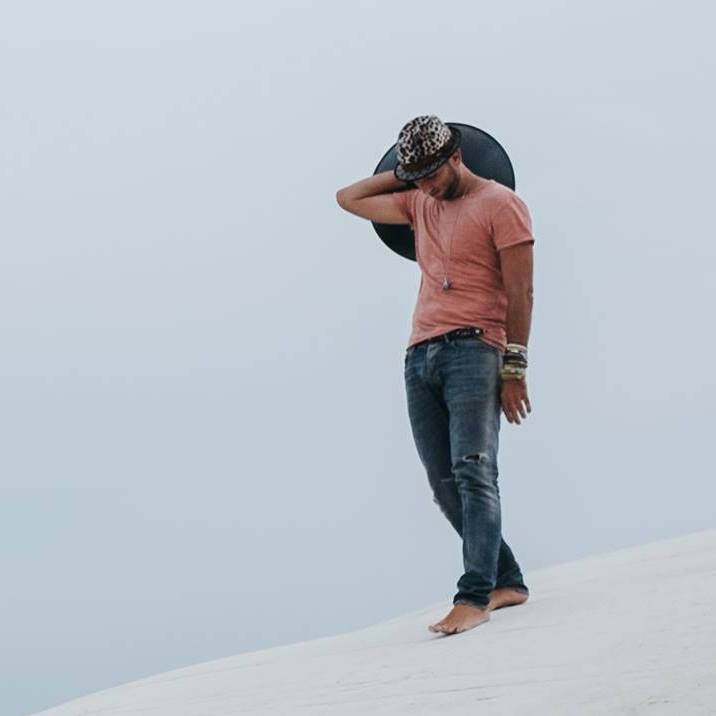 Marco Selvaggio alla Scala dei Turchi, foto di Fabio Florio