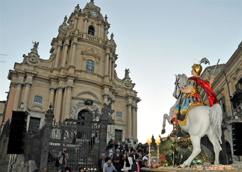 Ragusa Ibla, San Giorgio davanti al Duomo