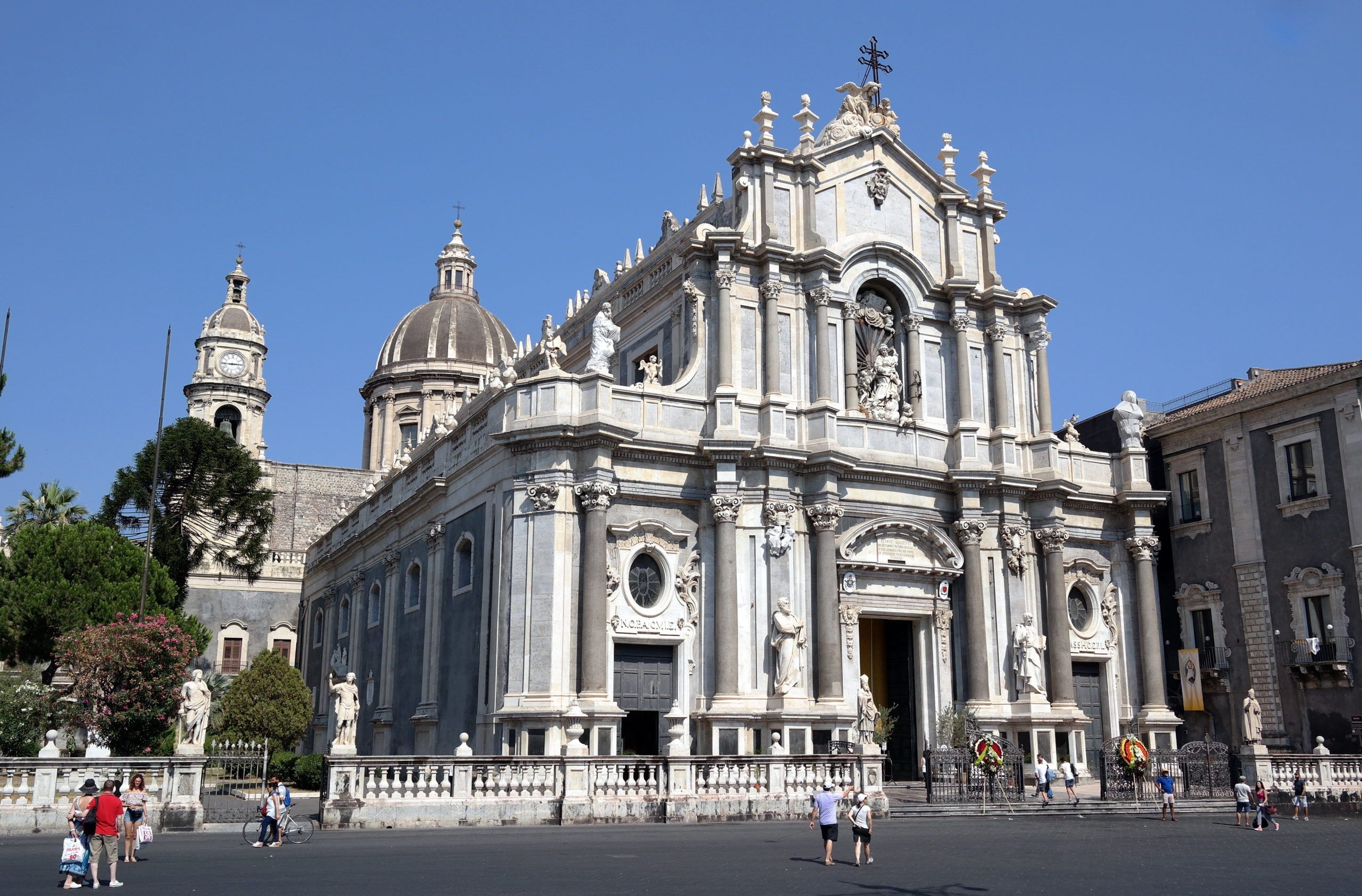 I Marines di Sigonella “tendono la mano” al Duomo di Catania