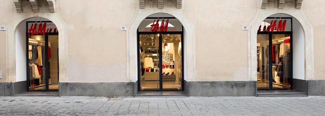 H&M, a Catania lo shopping<br> si tinge di giallo-blu