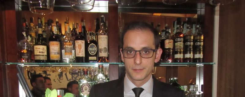 Bar chef, l’evoluzione del barman tra alchimia e spettacolarità