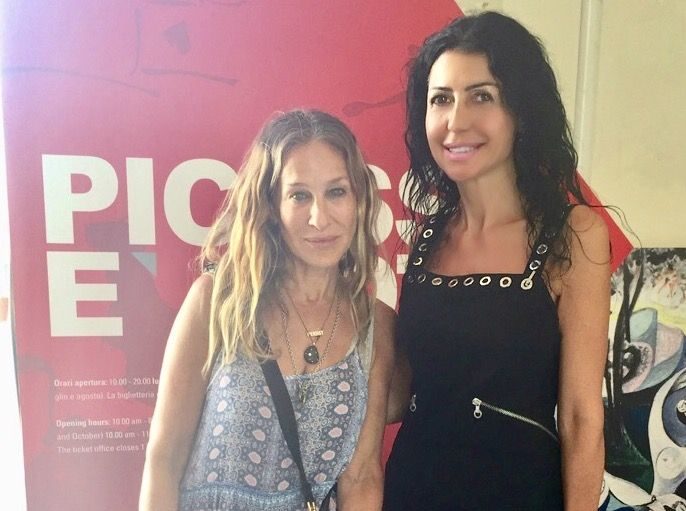 L’attrice Sarah Jessica Parker a Noto fa incetta di mostre