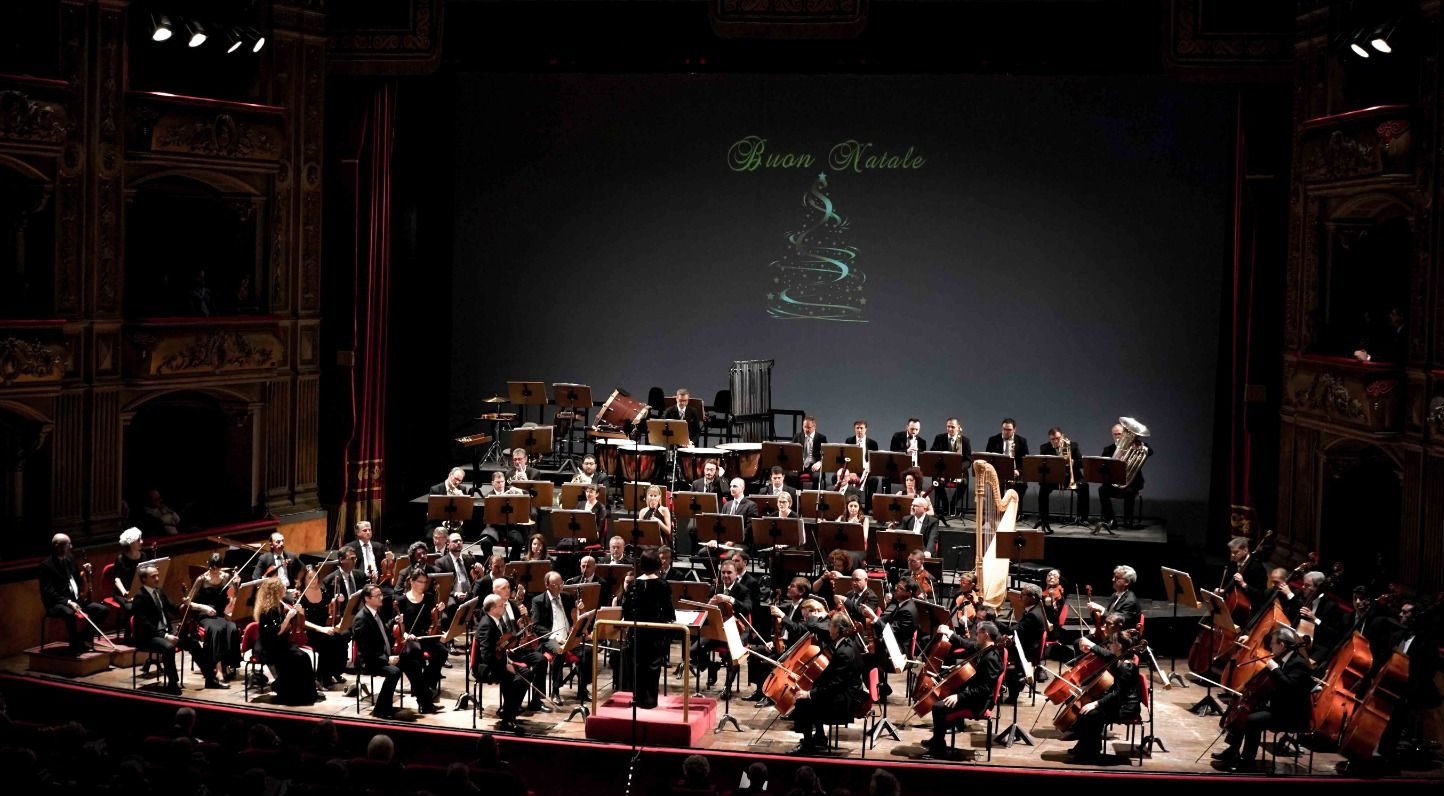 L’armoniosa eleganza dell’Orchestra diretta da Carmen Failla ha salutato il Natale al Bellini