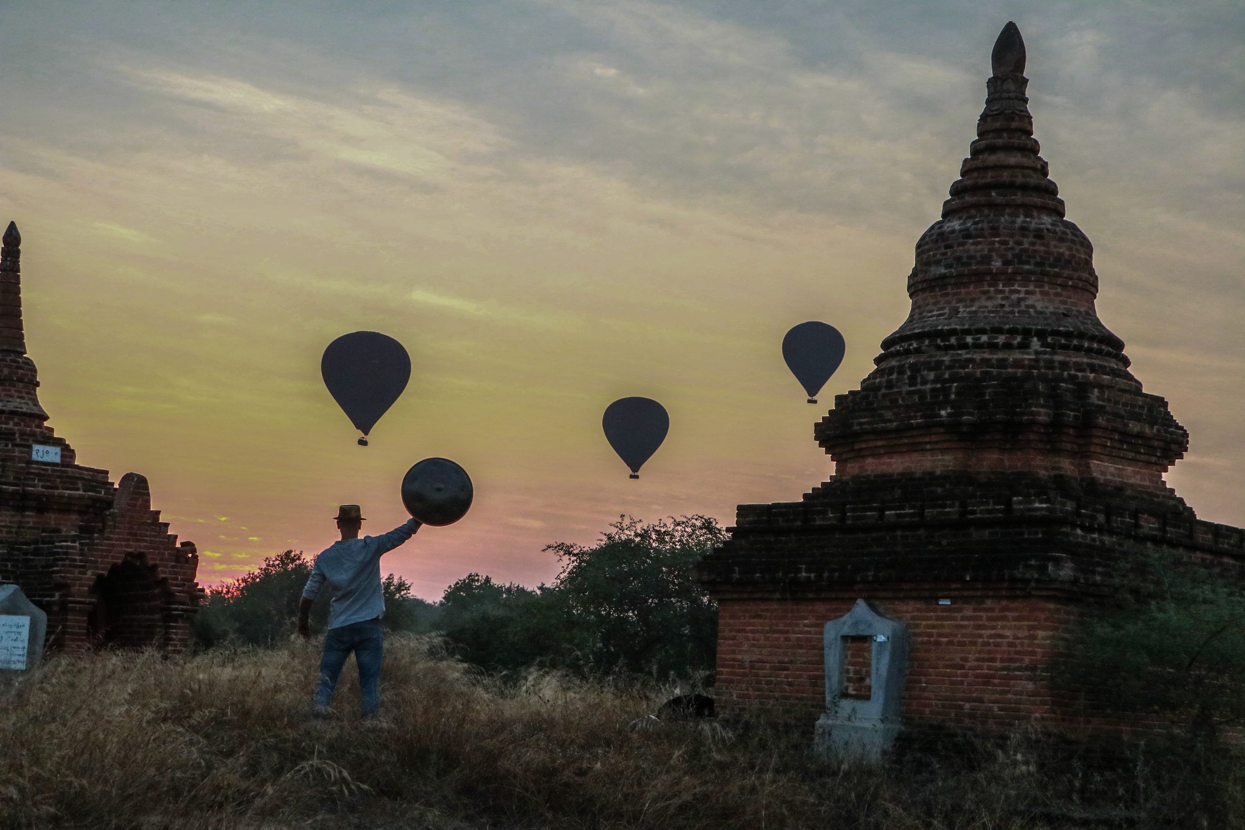 Colori mozzafiato e paesaggi persi nel tempo, ecco l’Asia al suono dell’hang drum di Marco Selvaggio