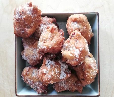 Le Frittelle di Carnevale con uvetta, noci e semi di finocchietto di “Buccia di Limone”