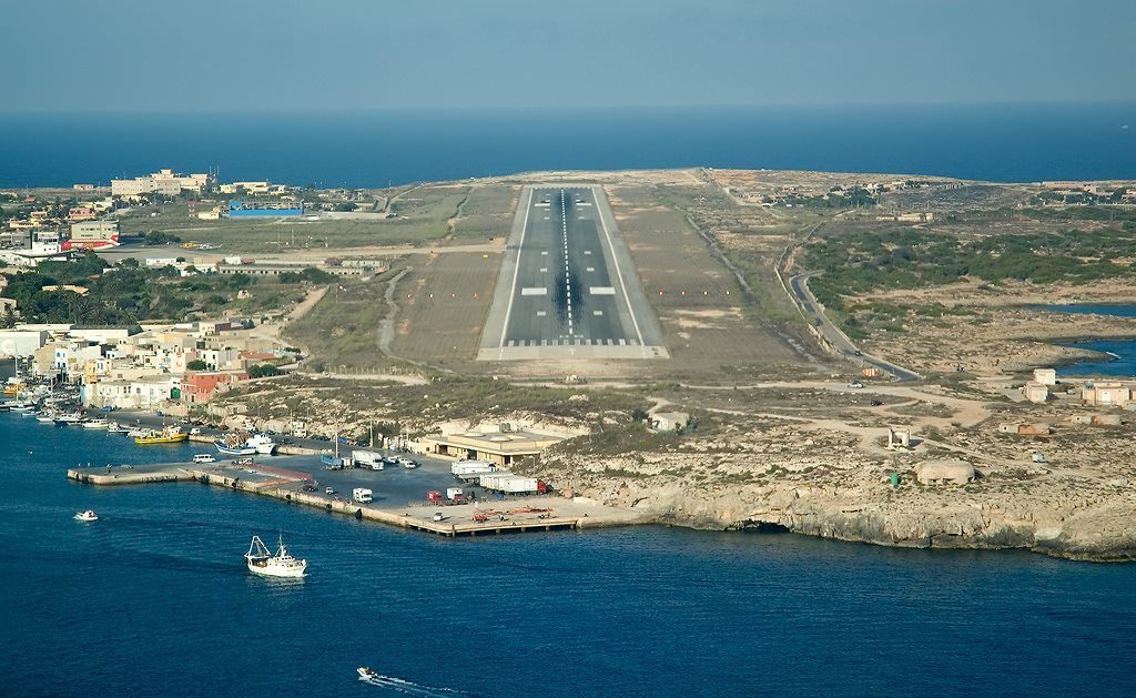 Aereoporti “a terra” a Pantelleria e Lampedusa, a rischio turismo e salute dei residenti