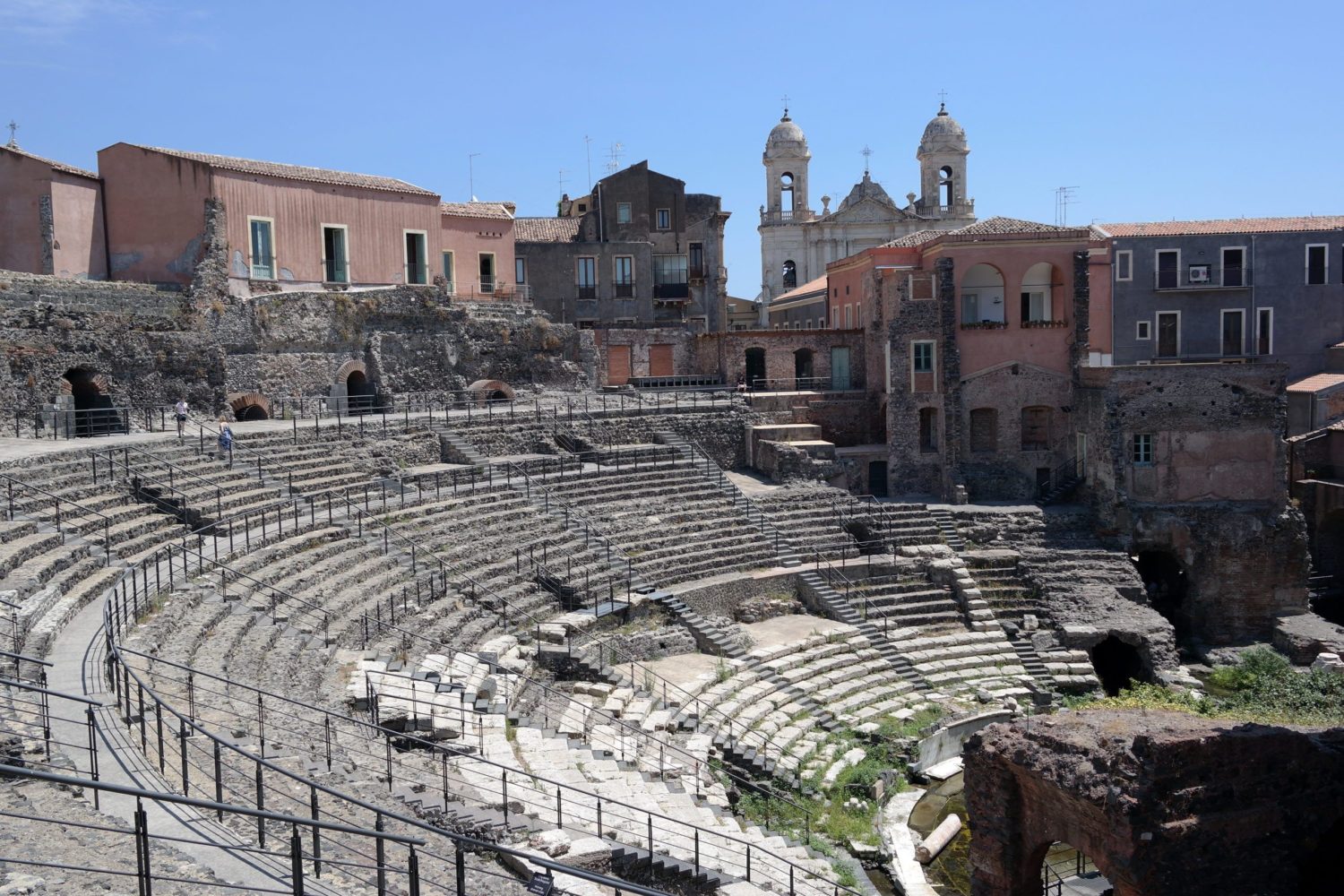 Teatro greco romano di Catania, la bellezza che si rivela a chi la sa cercare