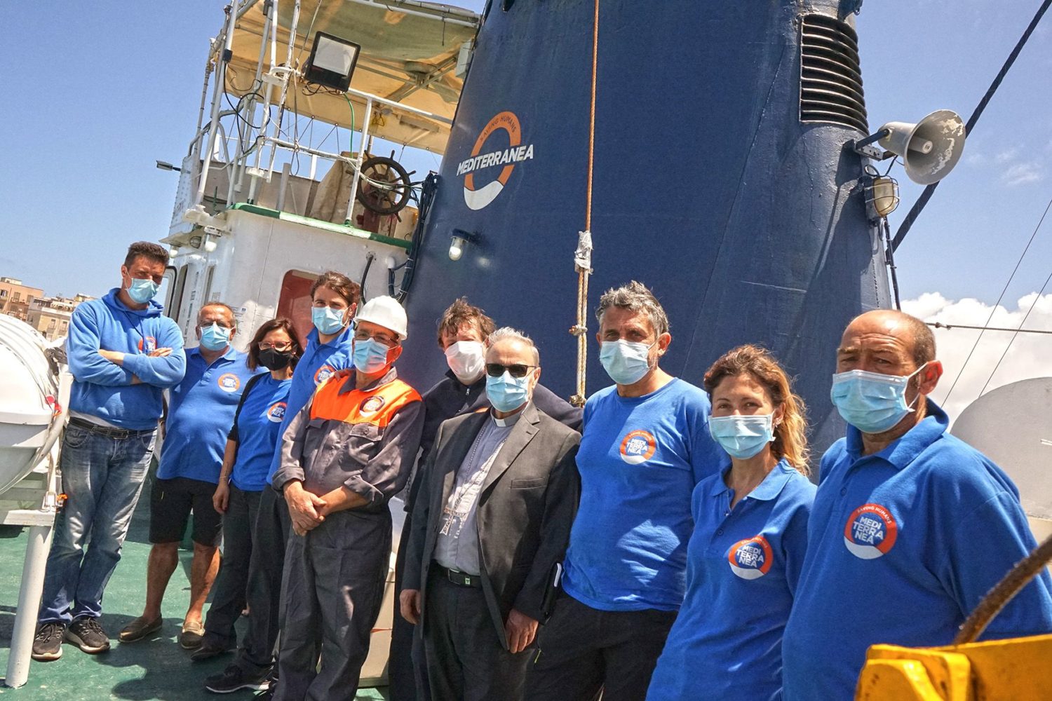 Visita a bordo della Mare Jonio di Mediterranea Saving Humans del vescovo di Mazara del Vallo Domenico Mogavero