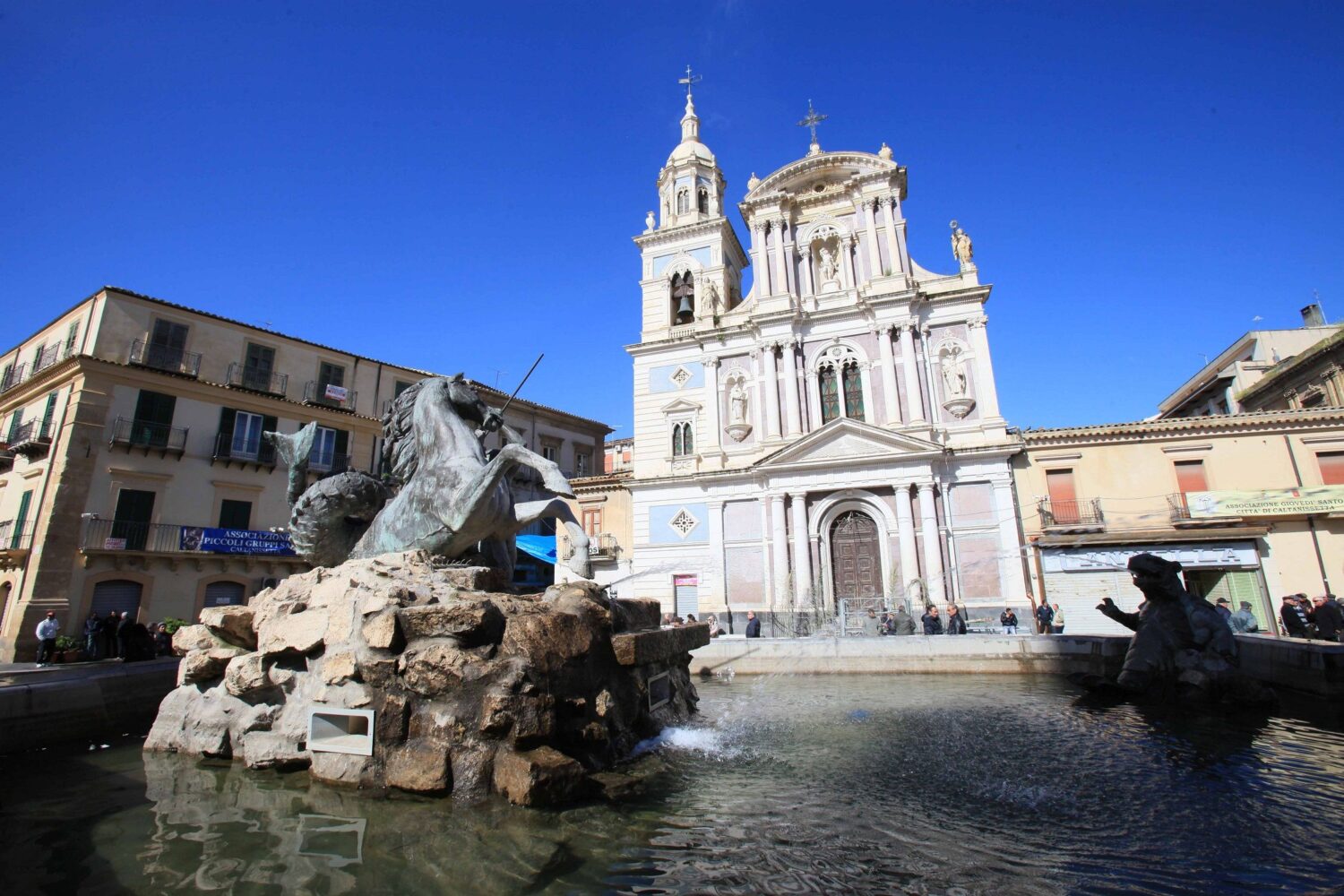 Emergenza Covid, altre 4 zone rosse in Sicilia