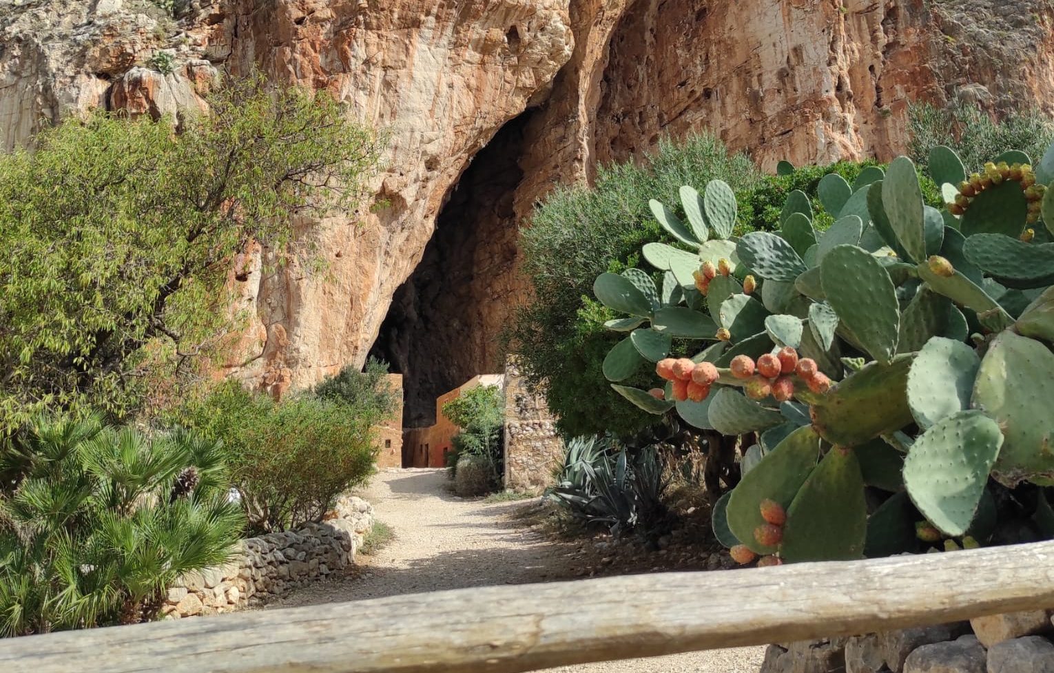 Grotta Mangiapane, un borgo dove meno te lo aspetti che sembra uscire da una fiaba