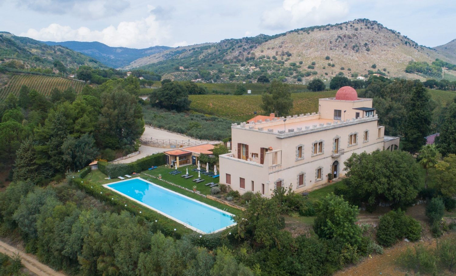 Enoturismo, “Cantine d’Italia” premia l’Agrirelais di Baglio di Pianetto