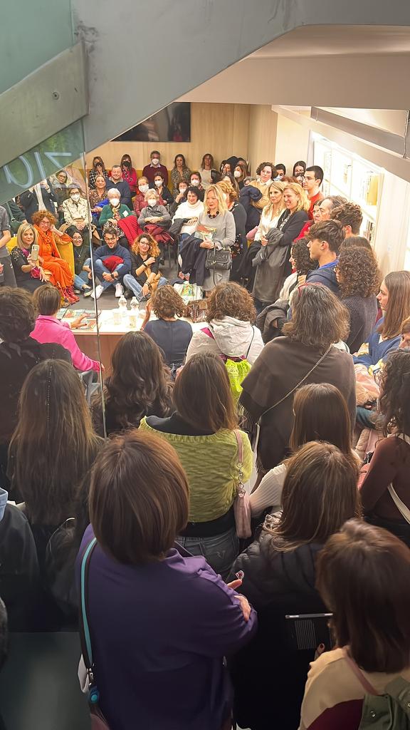Altro bagno di folla alla presentazione del 5 gennaio'23 messo Ma Books Mondadori di Catania (Foto cheta Bonfiglio)