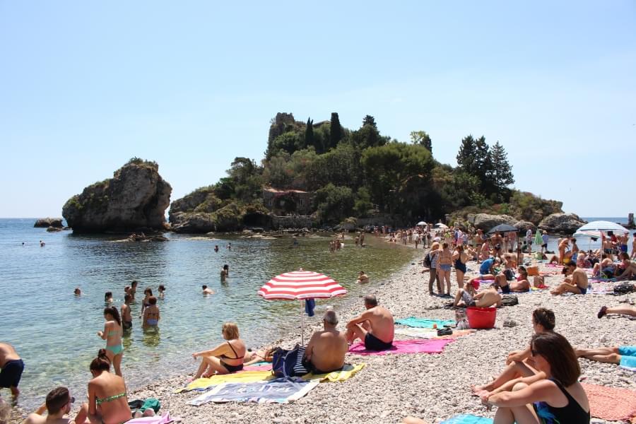 Una spiaggia di Taormina