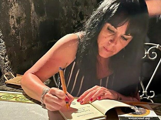 Roberta Castelli e la Catania che non genera bellezza: «Il compito di una scrittrice è diffondere consapevolezza»