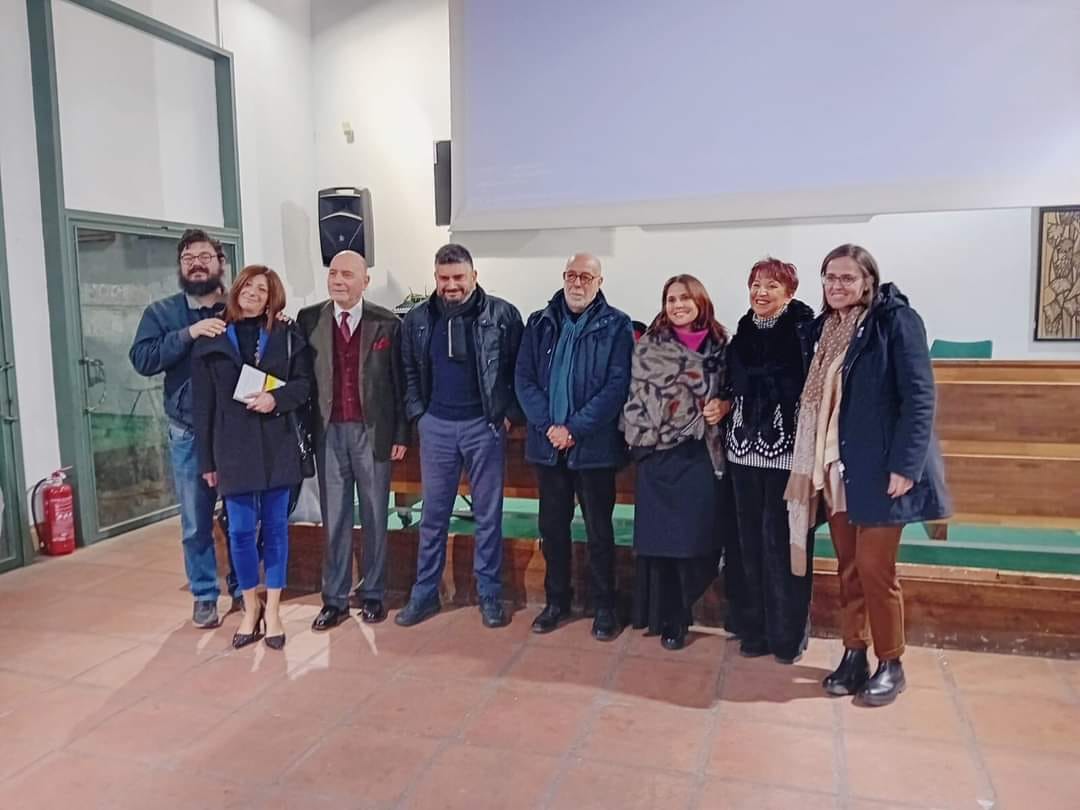 Mario Cunsolo, quarto da sinistra, alla giornata della Memoria organizzata a Pedara, lo scorso 27 gennaio